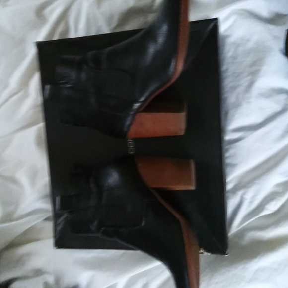 Boots - Picture 3 of 3